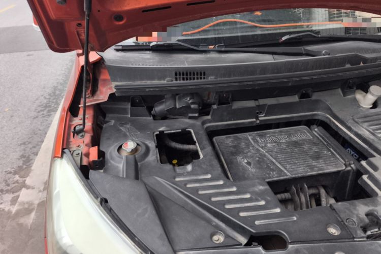 Used Jinbei 750 2015 1.5L Comfort Model Engine Bay Right