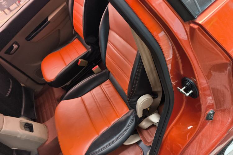 Used Jinbei 750 2015 1.5L Comfort Model Left Rear Seat