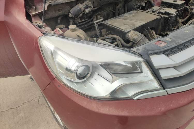 Used Jinbei 750 2015 1.5L Comfort Model Right Front Headlight