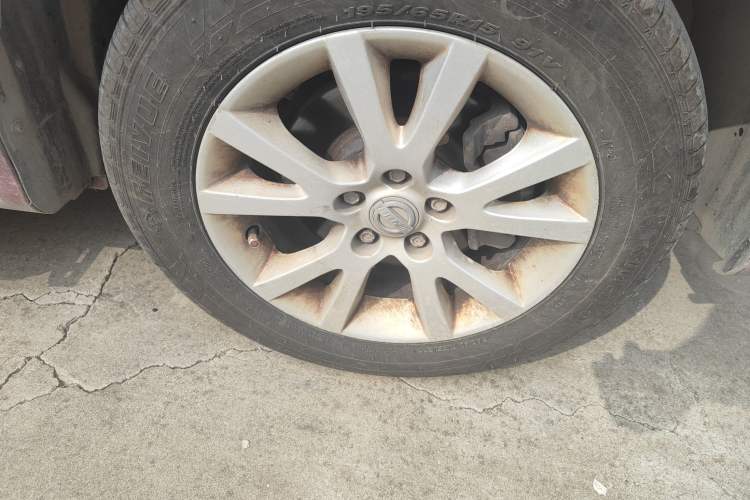 Used Jinbei 750 2015 1.5L Comfort Model Right Front Wheel Hub