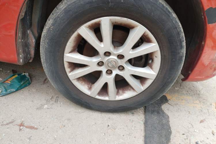 Used Jinbei 750 2015 1.5L Comfort Model Right Front Wheel Hub