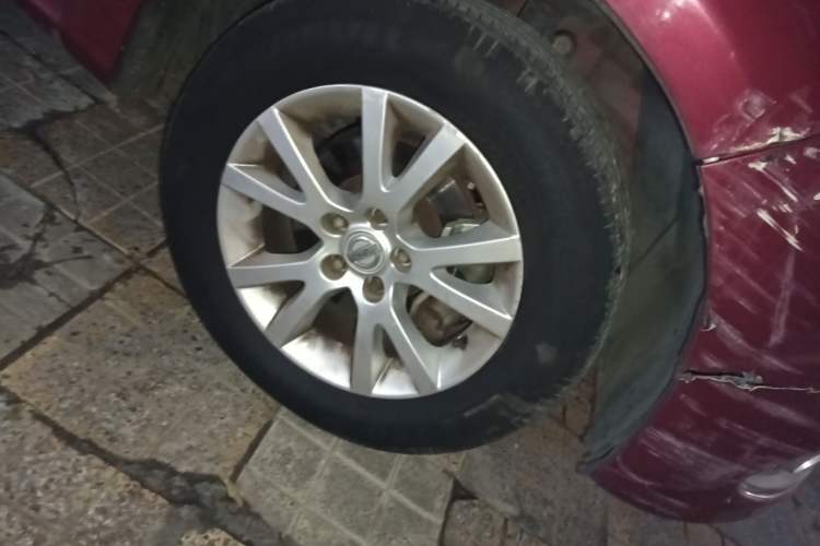 Used Jinbei 750 2015 1.5L Luxury Model Right Front Wheel Hub
