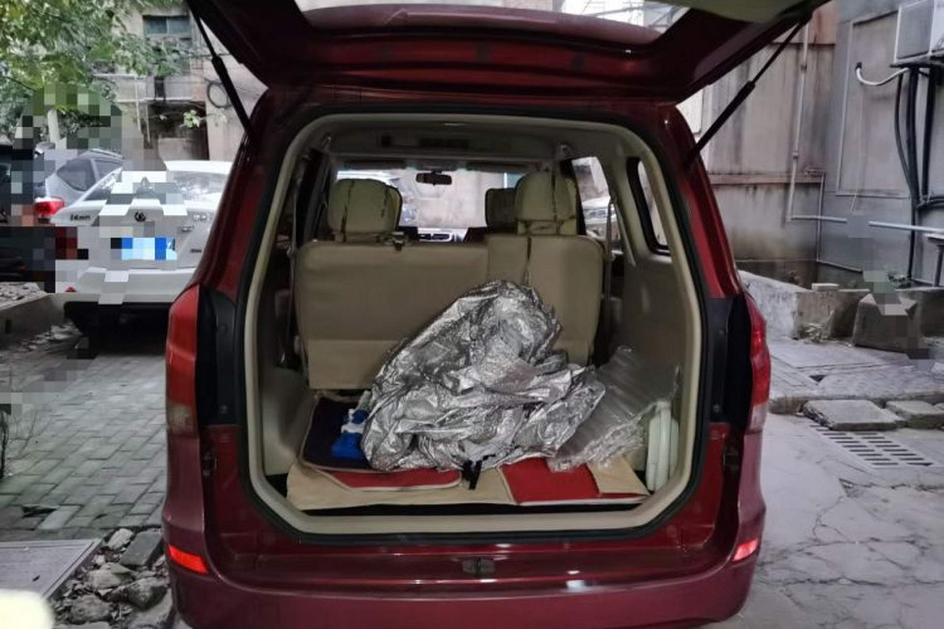 Used Jinbei 750 2015 1.5L Luxury Model Trunk