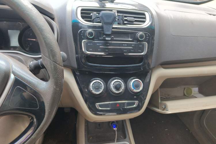 Used Jinbei 750 2015 1.5L Luxury Model Audio And AC Panel