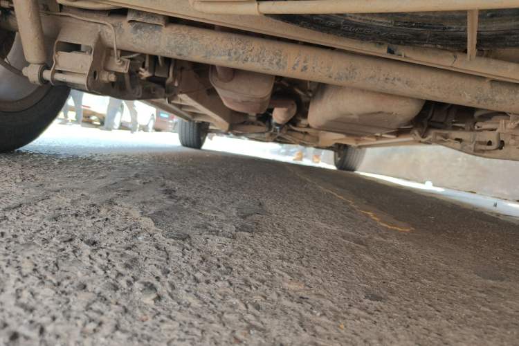 Used Jinbei 750 2015 1.5L Luxury Model Chassis Rear