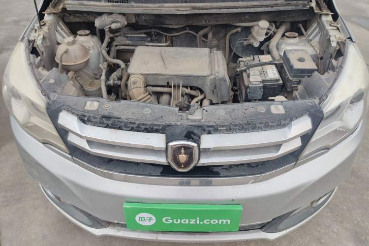 Used Jinbei 750 2015 1.5L Luxury Model Engine Bay