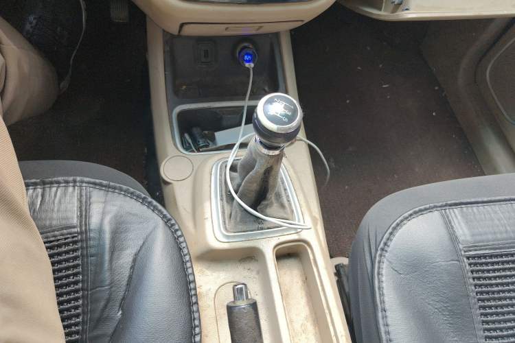 Used Jinbei 750 2015 1.5L Luxury Model Gear Lever