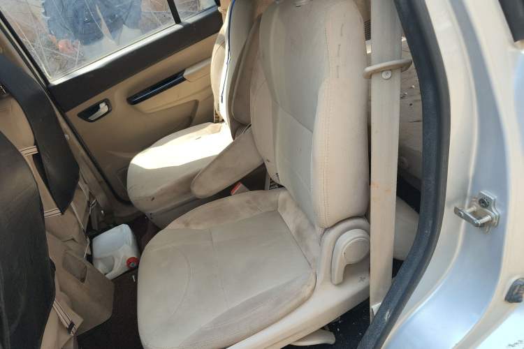 Used Jinbei 750 2015 1.5L Luxury Model Left Rear Seat