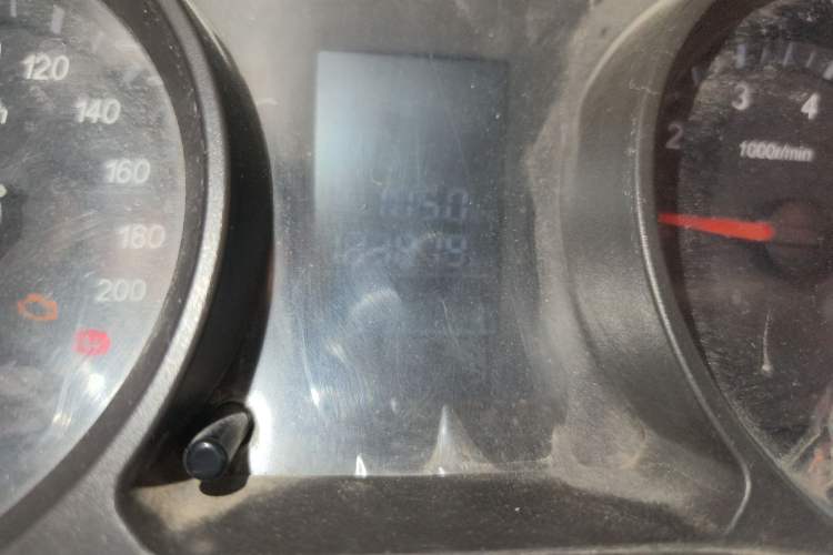 Used Jinbei 750 2015 1.5L Luxury Model Odometer Close Up
