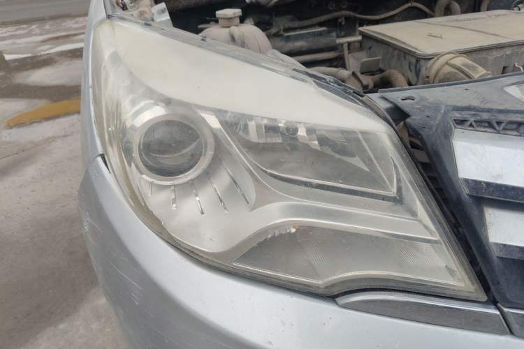 Used Jinbei 750 2015 1.5L Luxury Model Right Front Headlight