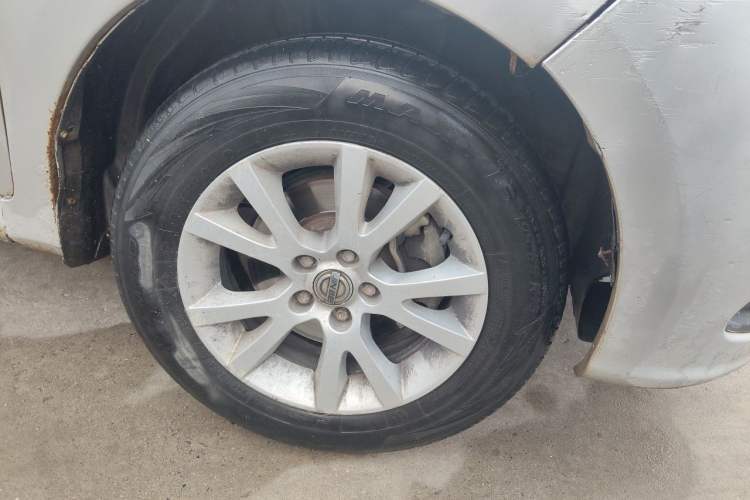 Used Jinbei 750 2015 1.5L Luxury Model Right Front Wheel Hub
