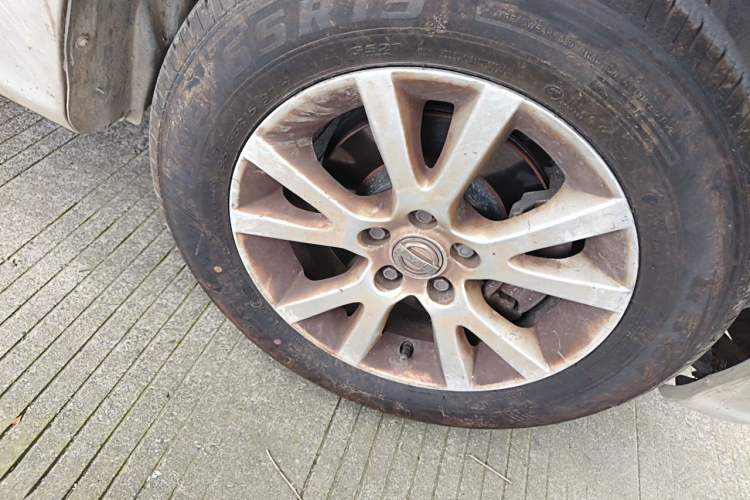 Used Jinbei 750 2015 1.5L Luxury Model Right Front Wheel Hub