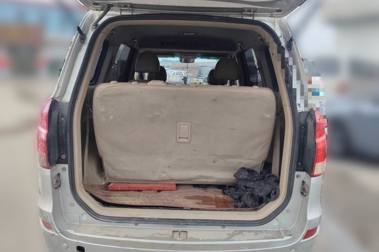 Used Jinbei 750 2015 1.5L Luxury Model Trunk