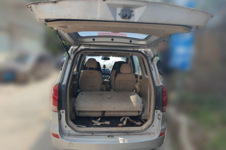 Used Jinbei 750 2015 1.5L Luxury Model Trunk