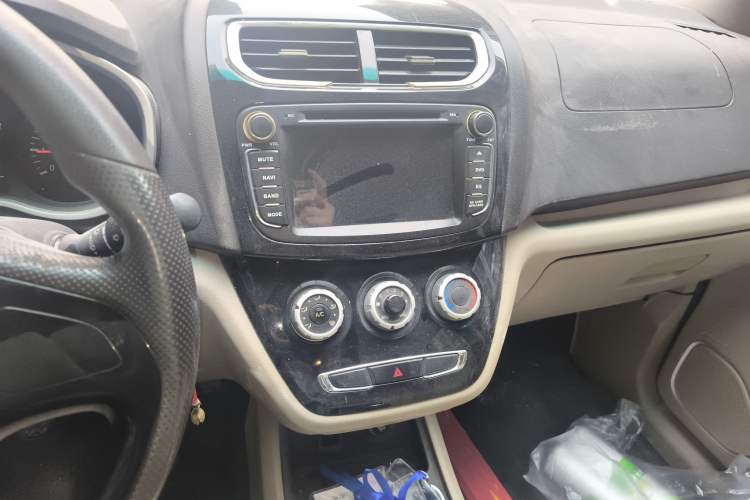 Used Jinbei 750 2015 1.5L Luxury Model Audio And AC Panel