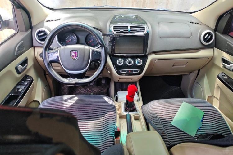 Used Jinbei 750 2015 1.5L Luxury Model Center Console