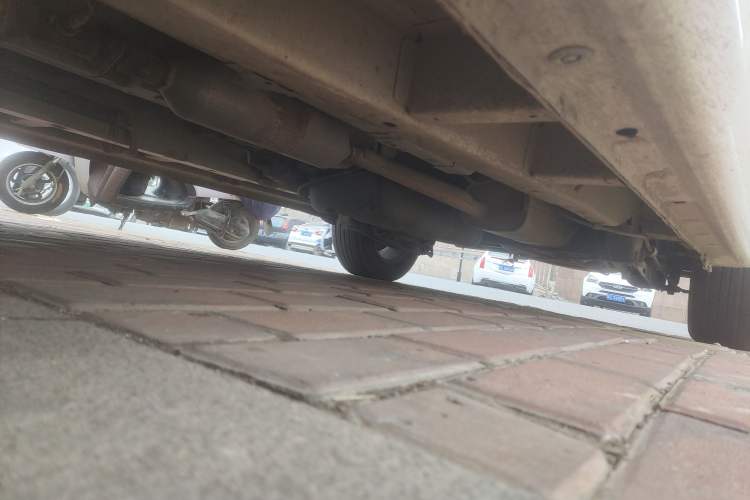 Used Jinbei 750 2015 1.5L Flagship Model Chassis Front Left