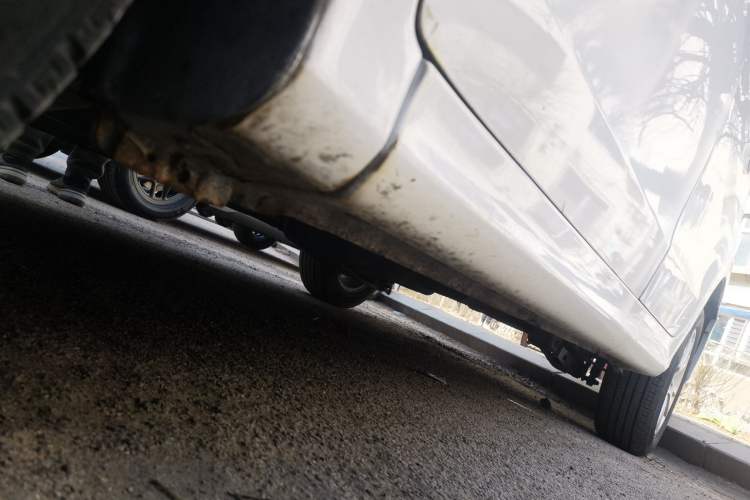 Used Jinbei 750 2015 1.5L Comfort Model Chassis Front Left
