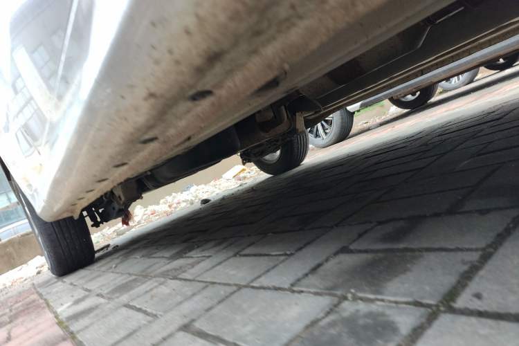 Used Jinbei 750 2015 1.5L Comfort Model Chassis Front Right