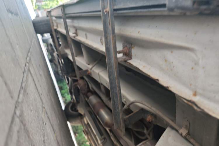 Used Jinbei 750 2015 1.5L Luxury Model Chassis Rear Left