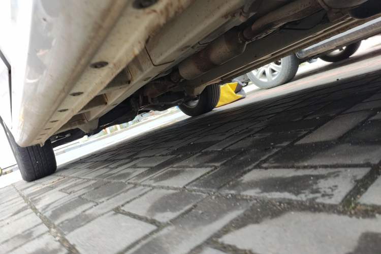 Used Jinbei 750 2015 1.5L Comfort Model Chassis Rear Left