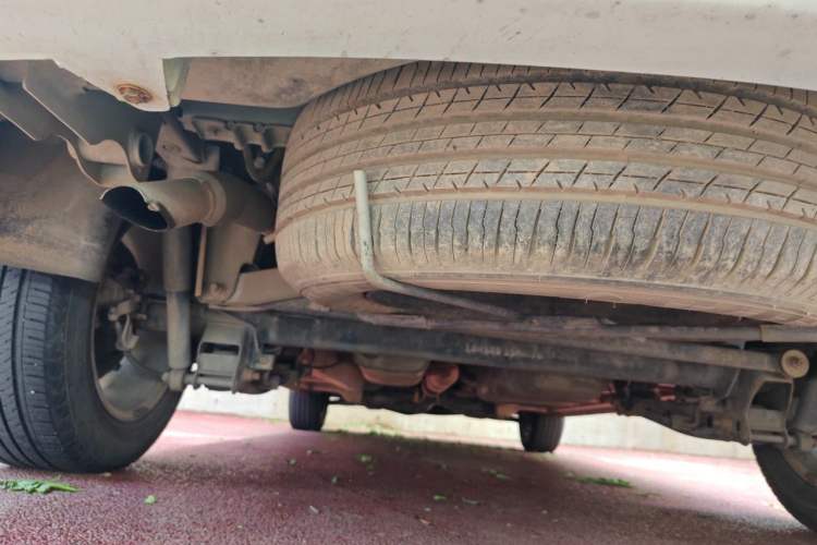 Used Jinbei 750 2015 1.5L Luxury Model Chassis Rear
