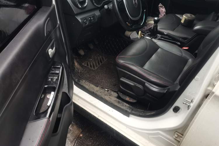 Used Jinbei 750 2015 1.5L Luxury Model Driver Seat