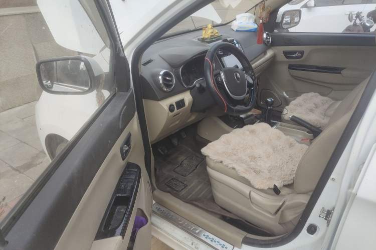 Used Jinbei 750 2015 1.5L Flagship Model Driver Seat