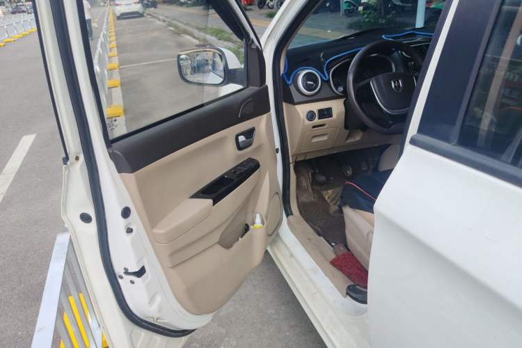 Used Jinbei 750 2015 1.5L Luxury Model Driver Seat