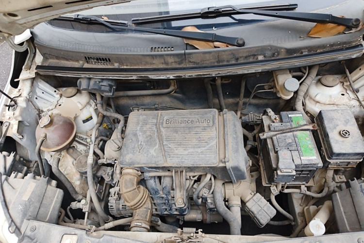 Used Jinbei 750 2015 1.5L Comfort Model Engine Bay