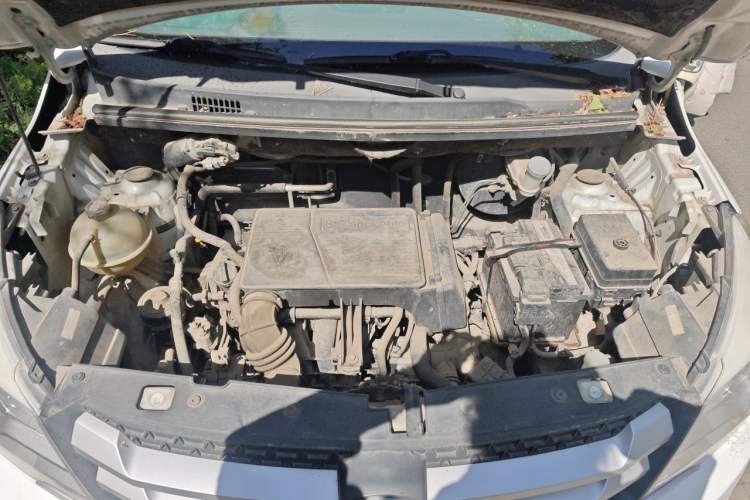 Used Jinbei 750 2015 1.5L Luxury Model Engine Bay