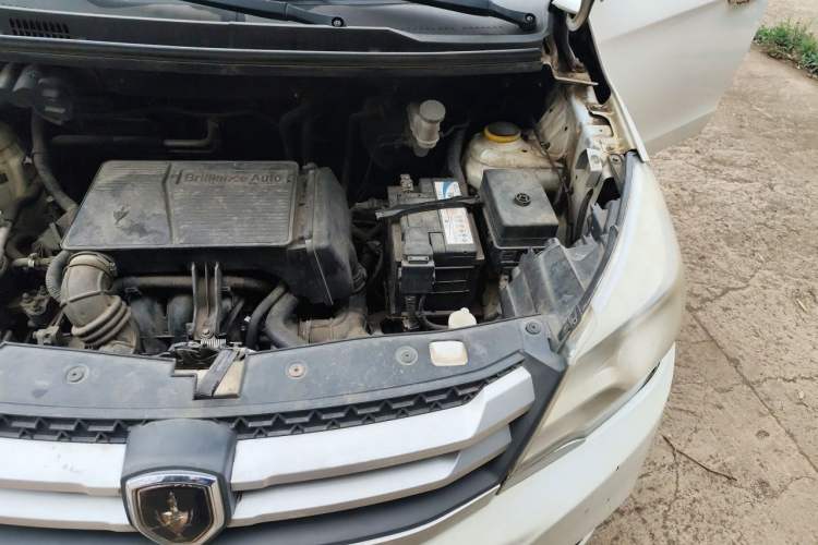Used Jinbei 750 2015 1.5L Comfort Model Engine Bay Left