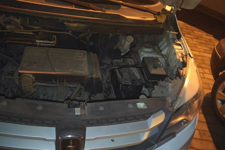 Used Jinbei 750 2015 1.5L Luxury Model Engine Bay Left