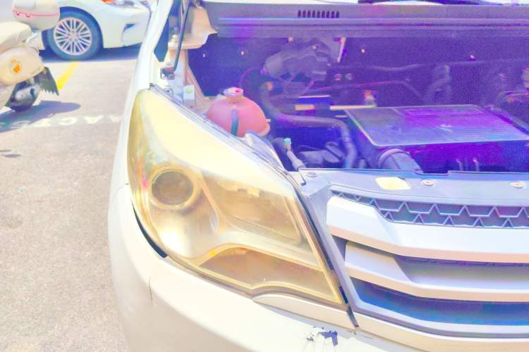 Used Jinbei 750 2015 1.5L Comfort Model Engine Bay Right