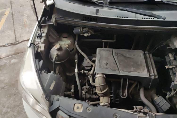 Used Jinbei 750 2015 1.5L Flagship Model Engine Bay Right