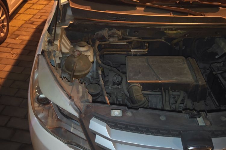 Used Jinbei 750 2015 1.5L Luxury Model Engine Bay Right