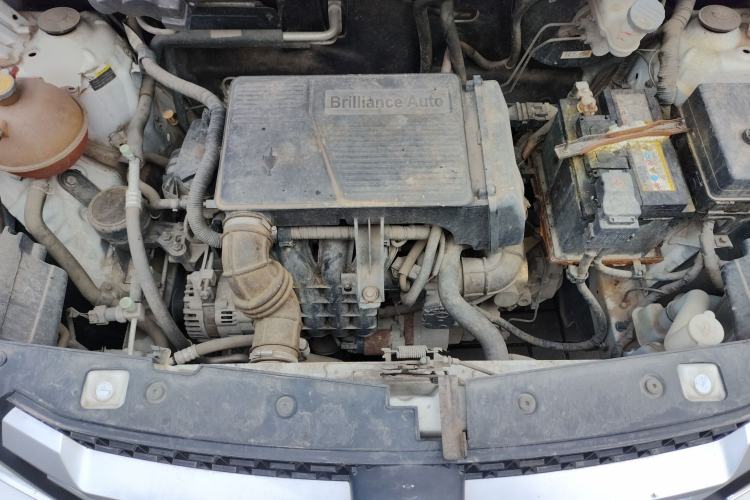 Used Jinbei 750 2015 1.5L Comfort Model Engine Bay