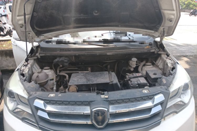 Used Jinbei 750 2015 1.5L Flagship Model Engine Bay