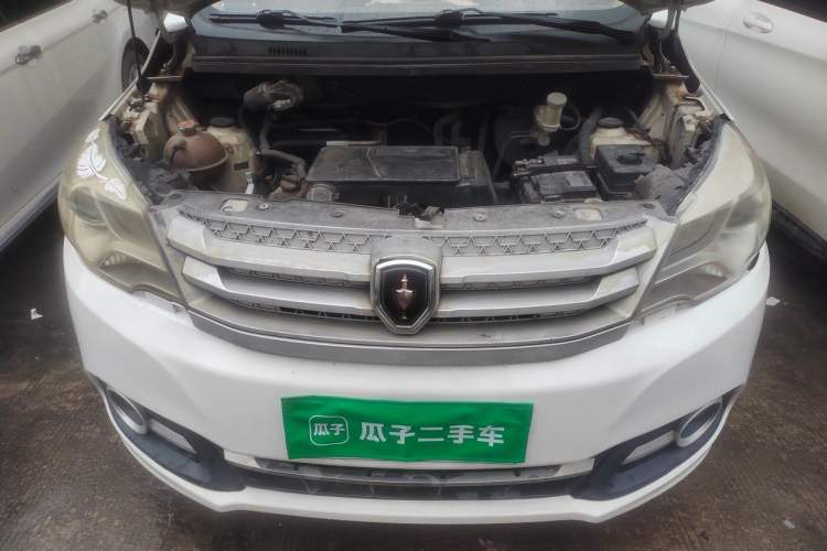 Used Jinbei 750 2015 1.5L Luxury Model Engine Bay