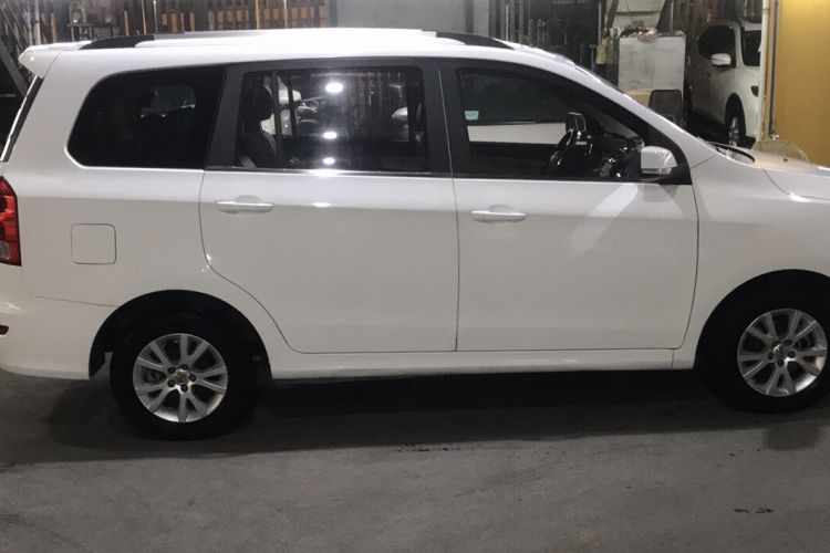 Used Jinbei 750 2015 1.5L Deluxe Model Exterior 1