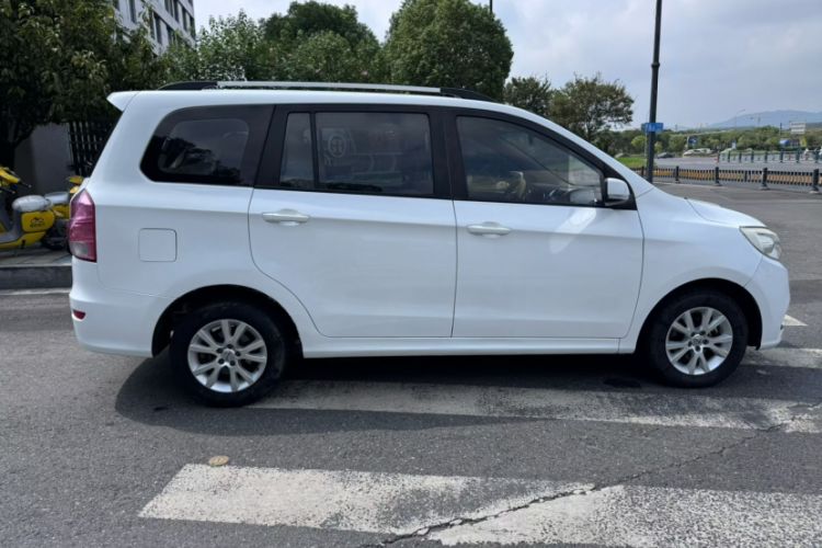 Used Jinbei 750 2015 1.5L Deluxe Model Exterior 4