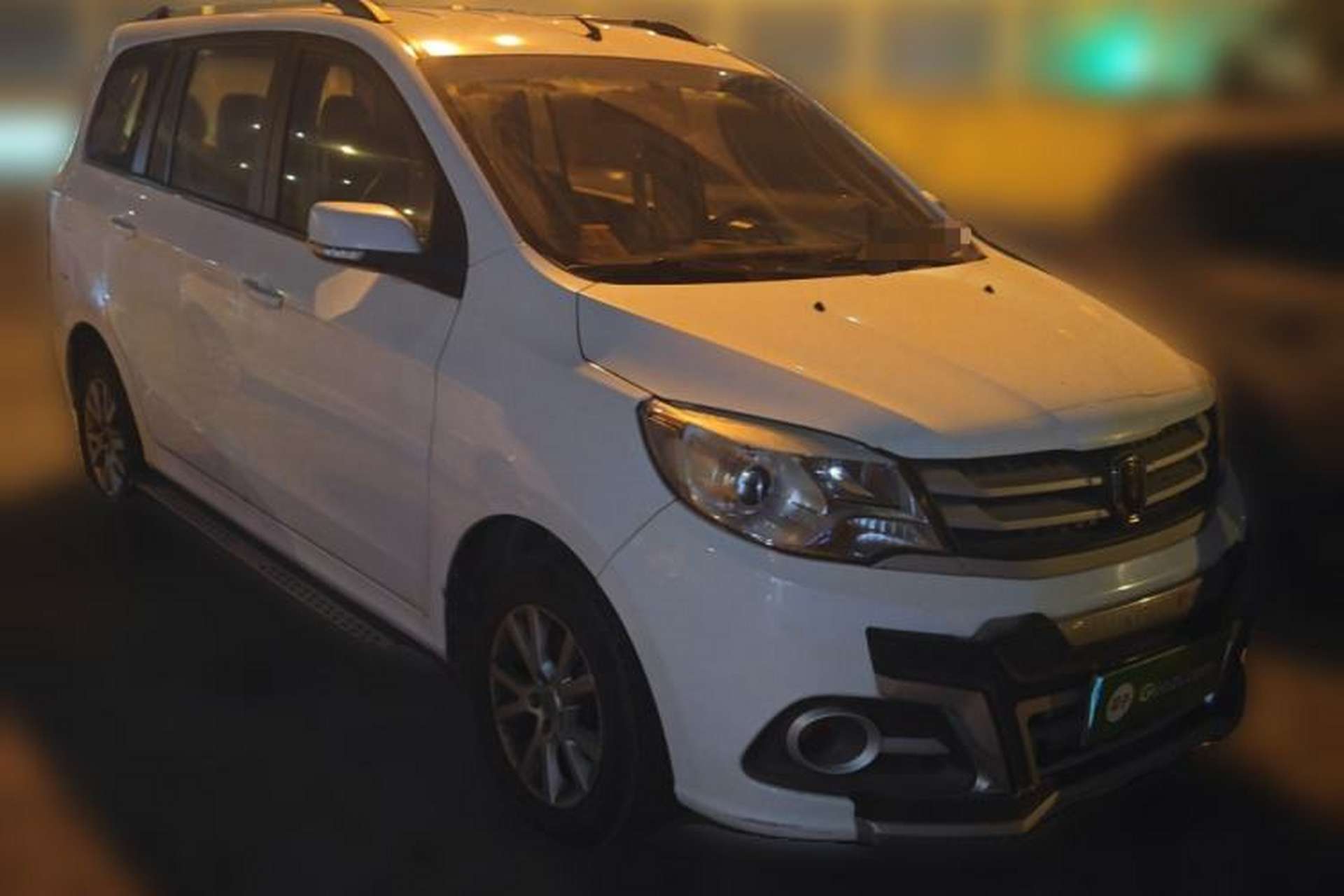 Used Jinbei 750 2015 1.5L Luxury Model Front Right 45 Deg