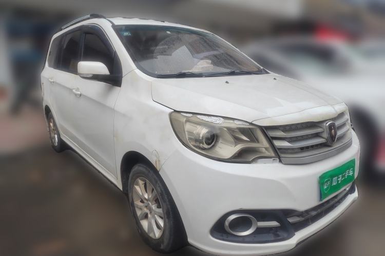 Used Jinbei 750 2015 1.5L Luxury Model Front Right 45 Deg