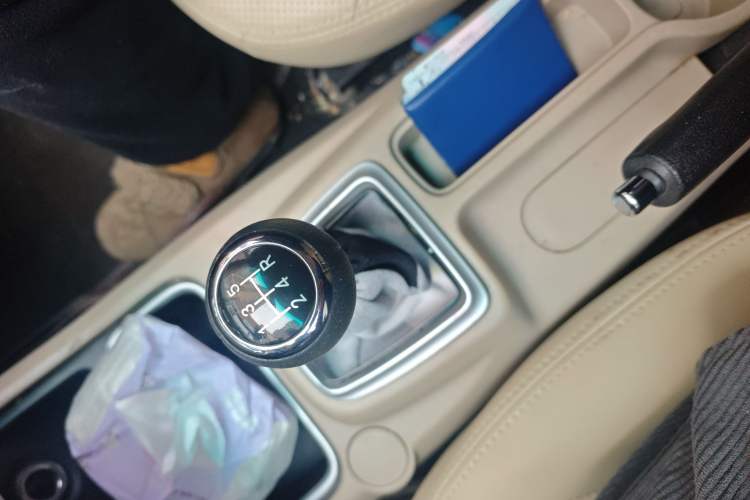 Used Jinbei 750 2015 1.5L Luxury Model Gear Lever