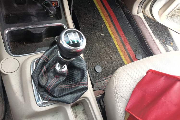 Used Jinbei 750 2015 1.5L Flagship Model Gear Lever