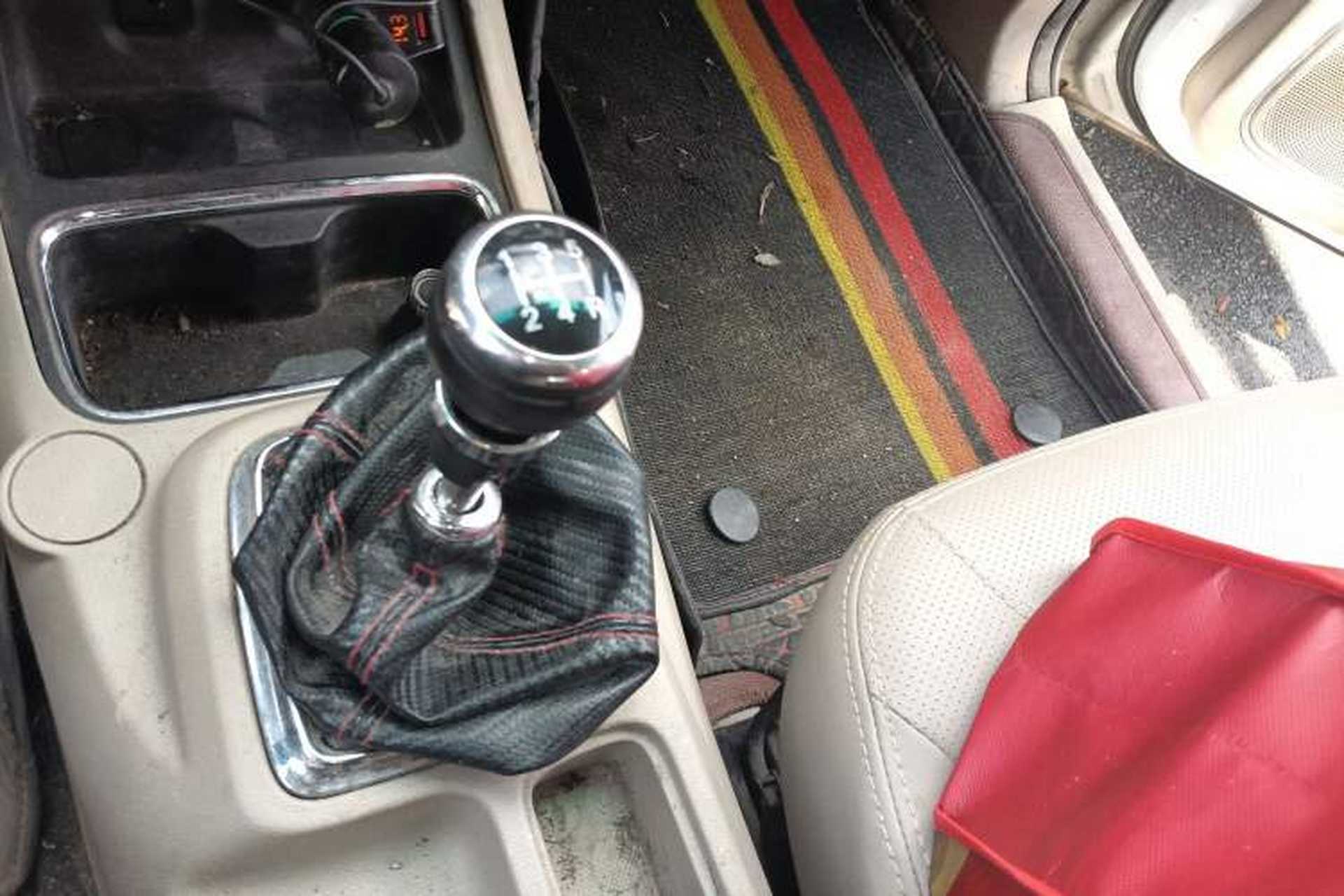 Used Jinbei 750 2015 1.5L Flagship Model Gear Lever