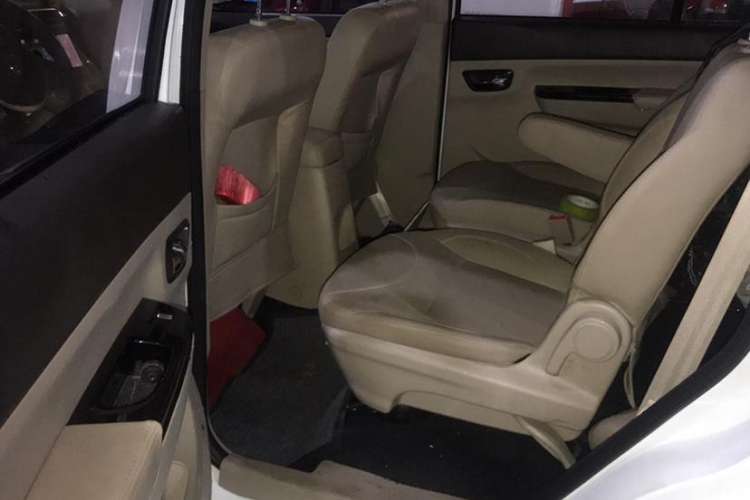 Used Jinbei 750 2015 1.5L Deluxe Model Interior 1