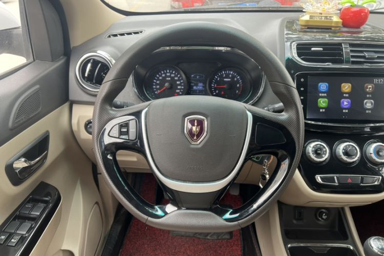Used Jinbei 750 2015 1.5L Flagship Model Interior 2