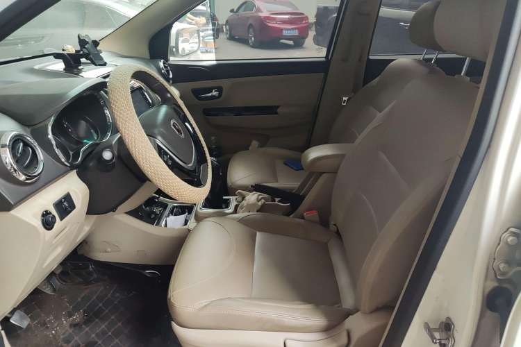 Used Jinbei 750 2015 1.5L Flagship Model Left Front Seat