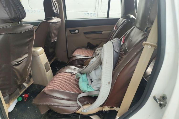 Used Jinbei 750 2015 1.5L Comfort Model Left Rear Seat